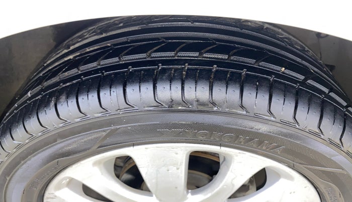 2018 Maruti Baleno ZETA CVT PETROL 1.2, Petrol, Automatic, 67,401 km, Right Front Tyre Tread