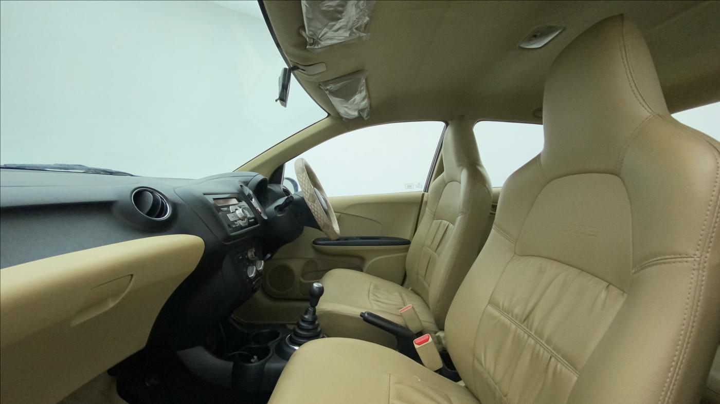 2014 Honda Amaze 1.5L I-DTEC S, Diesel, Manual, 1,01,764 km, Right Side Front Door Cabin
