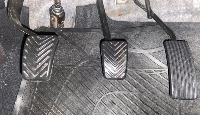 2013 Hyundai Eon ERA +, Petrol, Manual, 15,332 km, Pedals