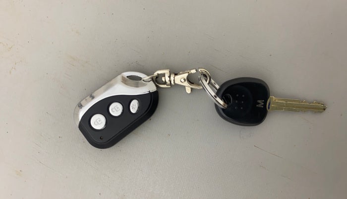 2013 Hyundai Eon ERA +, Petrol, Manual, 15,332 km, Key Close Up