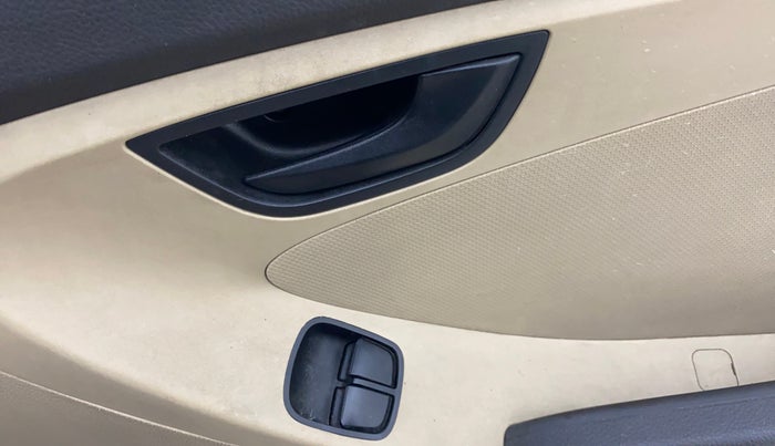 2013 Hyundai Eon ERA +, Petrol, Manual, 15,332 km, Driver Side Door Panels Control