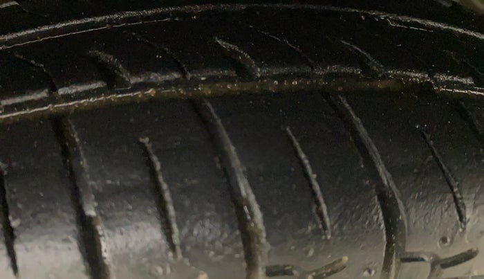 2013 Hyundai Eon ERA +, Petrol, Manual, 15,332 km, Left Rear Tyre Tread