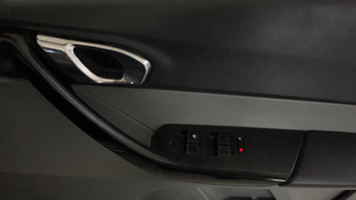 2020 Tata Tiago XZ PETROL, Petrol, Manual, 75,104 km, Driver Side Door Panels Control