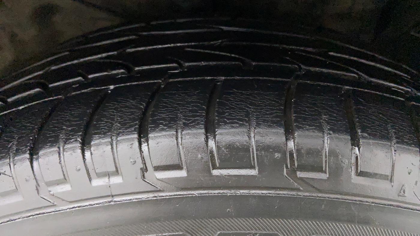 2016 Hyundai Creta 1.6 SX PLUS AUTO PETROL, Petrol, Automatic, 22,926 km, Right Front Tyre Tread