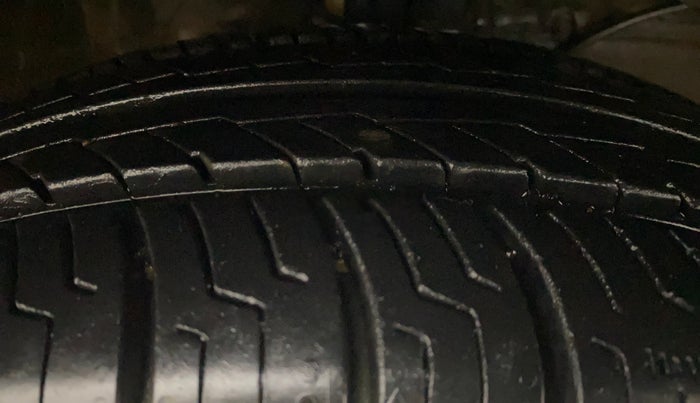 2021 Maruti Swift ZXI, Petrol, Manual, 59,321 km, Right Front Tyre Tread