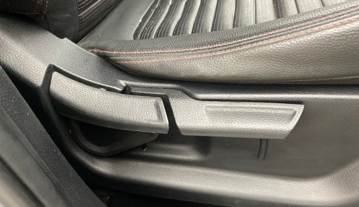 2020 KIA SONET GTX PLUS 1.5 AT, Diesel, Automatic, 60,654 km, Driver Side Adjustment Panel