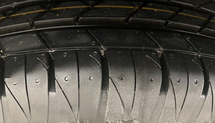 2020 KIA SONET GTX PLUS 1.5 AT, Diesel, Automatic, 60,654 km, Right Rear Tyre Tread