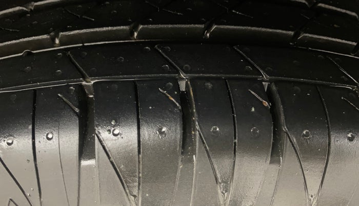 2020 KIA SONET GTX PLUS 1.5 AT, Diesel, Automatic, 60,654 km, Right Front Tyre Tread