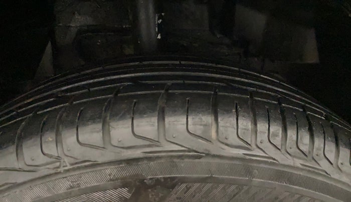 2023 Tata NEXON XM PLUS SUNROOF PETROL, Petrol, Manual, 24,003 km, Right Front Tyre Tread