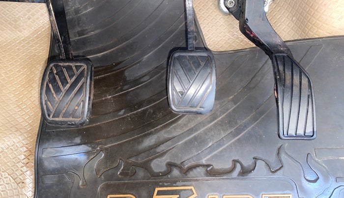 2014 Maruti Swift Dzire VXI, Petrol, Manual, 57,978 km, Pedals