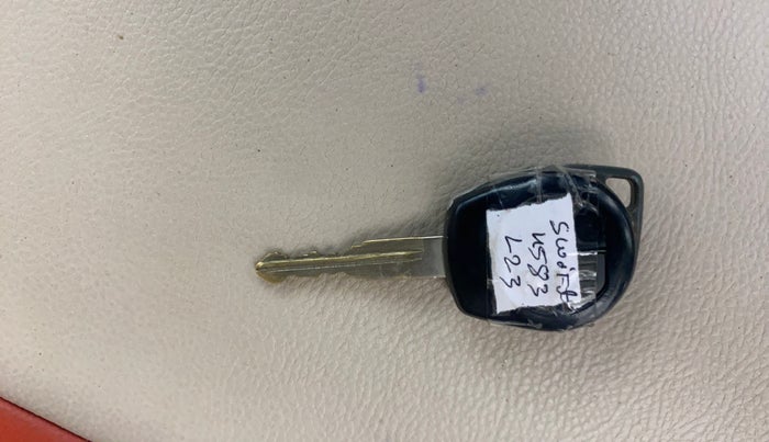 2014 Maruti Swift Dzire VXI, Petrol, Manual, 57,978 km, Key Close Up