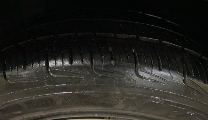 2016 Renault Pulse RXL PETROL, Petrol, Manual, 69,121 km, Left Front Tyre Tread