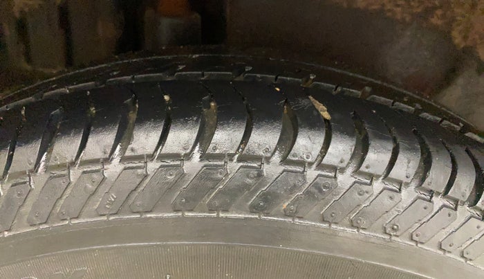 2015 Maruti Swift Dzire VDI, Diesel, Manual, 40,911 km, Right Rear Tyre Tread