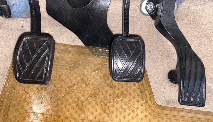 2015 Maruti Swift Dzire VDI, Diesel, Manual, 40,911 km, Pedals