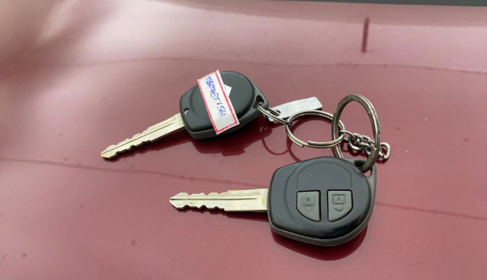 2015 Maruti Swift Dzire VDI, Diesel, Manual, 40,911 km, Key Close Up