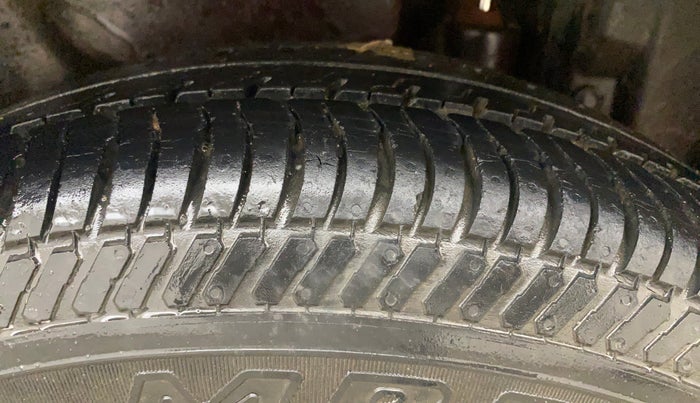 2015 Maruti Swift Dzire VDI, Diesel, Manual, 40,911 km, Left Rear Tyre Tread