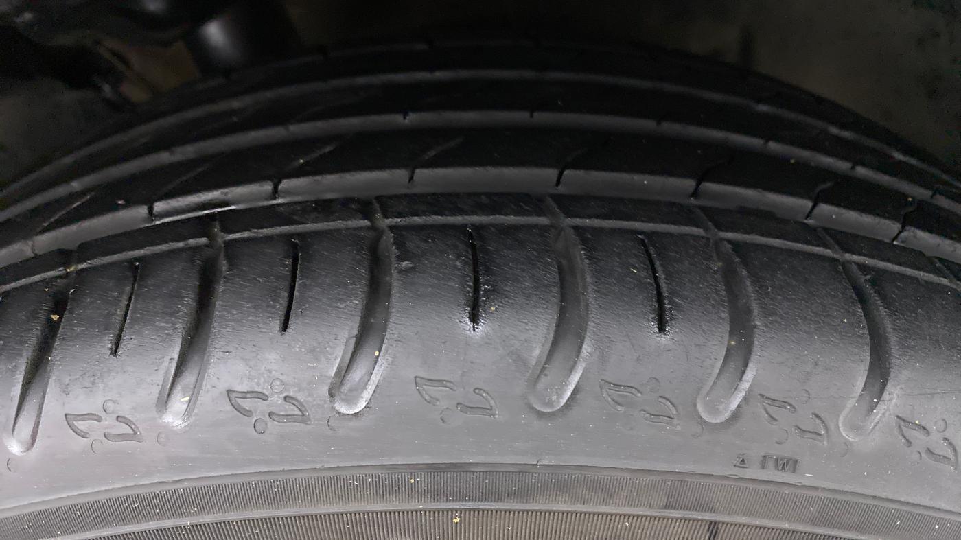 2021 Volkswagen TAIGUN TOPLINE 1.0 TSI MT, Petrol, Manual, 18,089 km, Right Front Tyre Tread