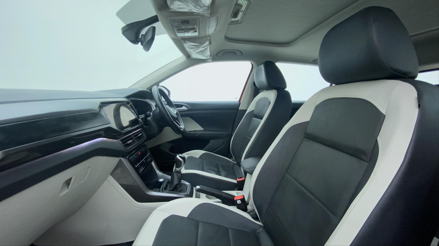 2021 Volkswagen TAIGUN TOPLINE 1.0 TSI MT, Petrol, Manual, 18,089 km, Right Side Front Door Cabin