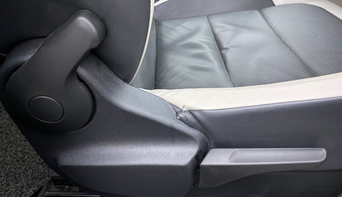 2021 Volkswagen TAIGUN TOPLINE 1.0 TSI MT, Petrol, Manual, 18,089 km, Driver Side Adjustment Panel