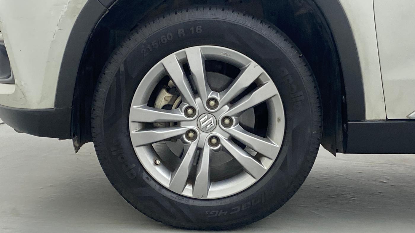 2017 Maruti Vitara Brezza ZDI PLUS, Diesel, Manual, 58,616 km, Left Front Wheel