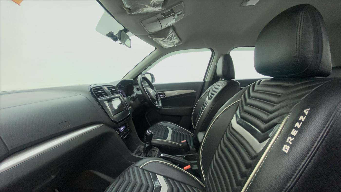 2017 Maruti Vitara Brezza ZDI PLUS, Diesel, Manual, 58,616 km, Right Side Front Door Cabin