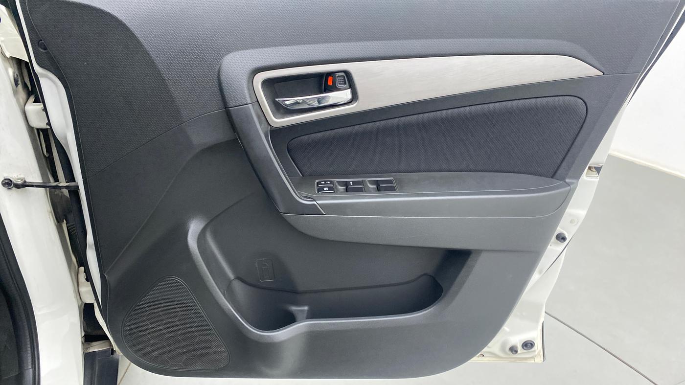 2017 Maruti Vitara Brezza ZDI PLUS, Diesel, Manual, 58,616 km, Driver Side Door Panels Control