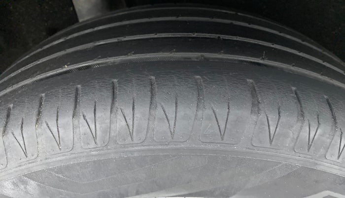 2017 Maruti Vitara Brezza ZDI PLUS, Diesel, Manual, 58,616 km, Right Rear Tyre Tread
