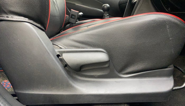 2014 Maruti Swift VXI, Petrol, Manual, 22,780 km, Driver Side Adjustment Panel
