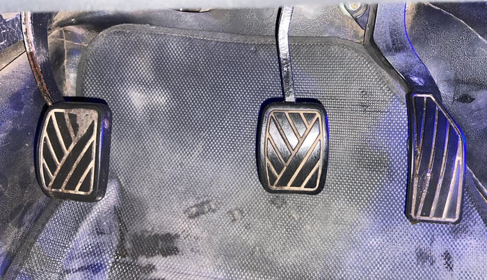 2016 Maruti Ritz LXI, CNG, Manual, 92,038 km, Pedals