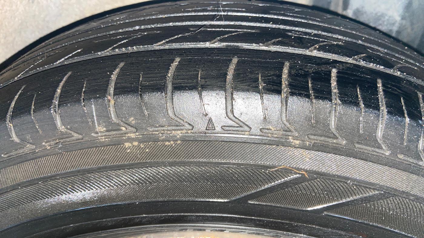 2016 Maruti Ritz LXI, CNG, Manual, 92,038 km, Left Rear Tyre Tread