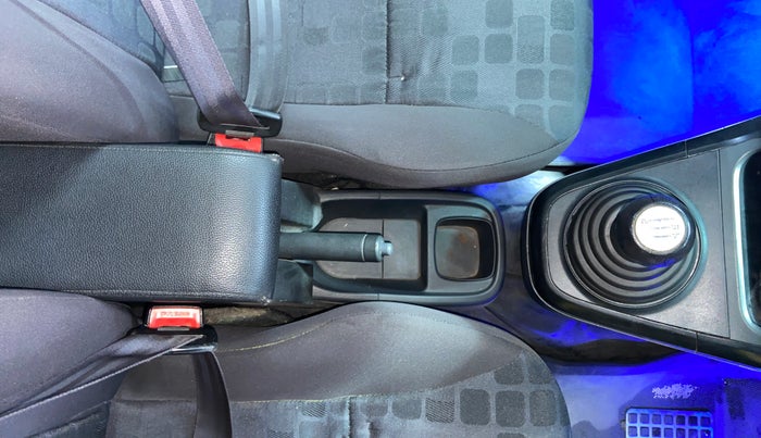 2016 Maruti Ritz LXI, CNG, Manual, 92,038 km, Gear Lever