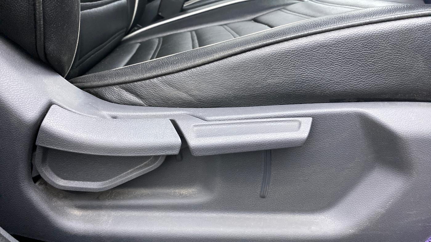 2020 Hyundai GRAND I10 NIOS SPORTZ PETROL, Petrol, Manual, 25,143 km, Driver Side Adjustment Panel