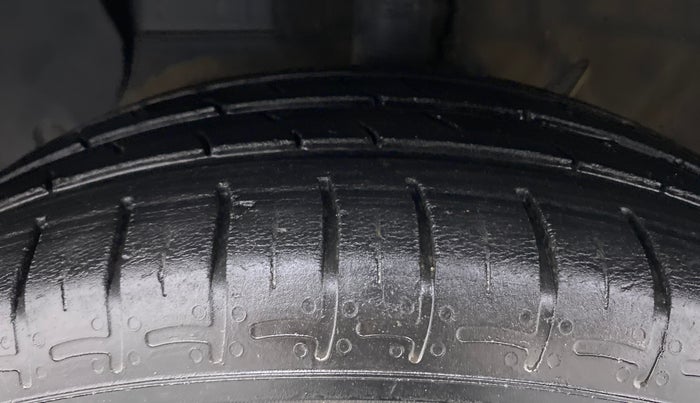 2020 Hyundai GRAND I10 NIOS SPORTZ PETROL, Petrol, Manual, 25,143 km, Left Front Tyre Tread