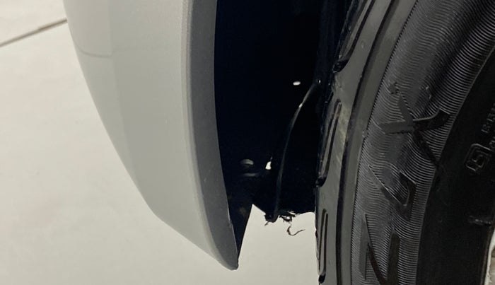 2016 Hyundai Eon MAGNA +, Petrol, Manual, 69,802 km, Left fender - Lining loose