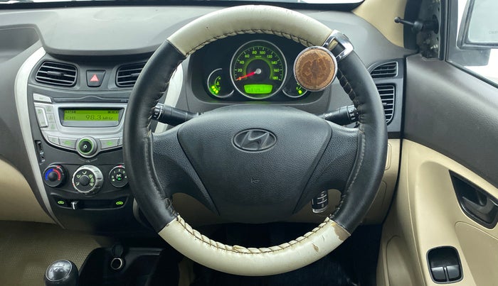 2016 Hyundai Eon MAGNA +, Petrol, Manual, 69,802 km, Steering Wheel Close Up