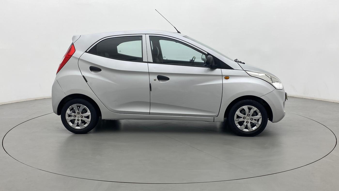 2016 Hyundai Eon MAGNA +, Petrol, Manual, 69,802 km, Right Side View