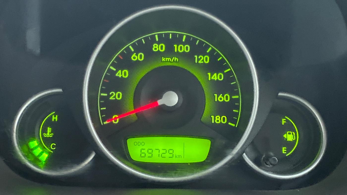 2016 Hyundai Eon MAGNA +, Petrol, Manual, 69,802 km, Odometer Image