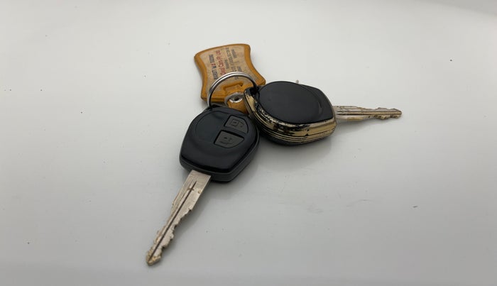 2016 Maruti Swift LXI (O), Petrol, Manual, 83,889 km, Key Close Up