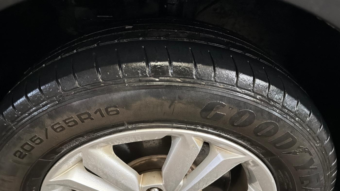 2016 Hyundai Creta S PLUS 1.6 AT DIESEL, Diesel, Automatic, 79,071 km, Left Front Tyre Tread