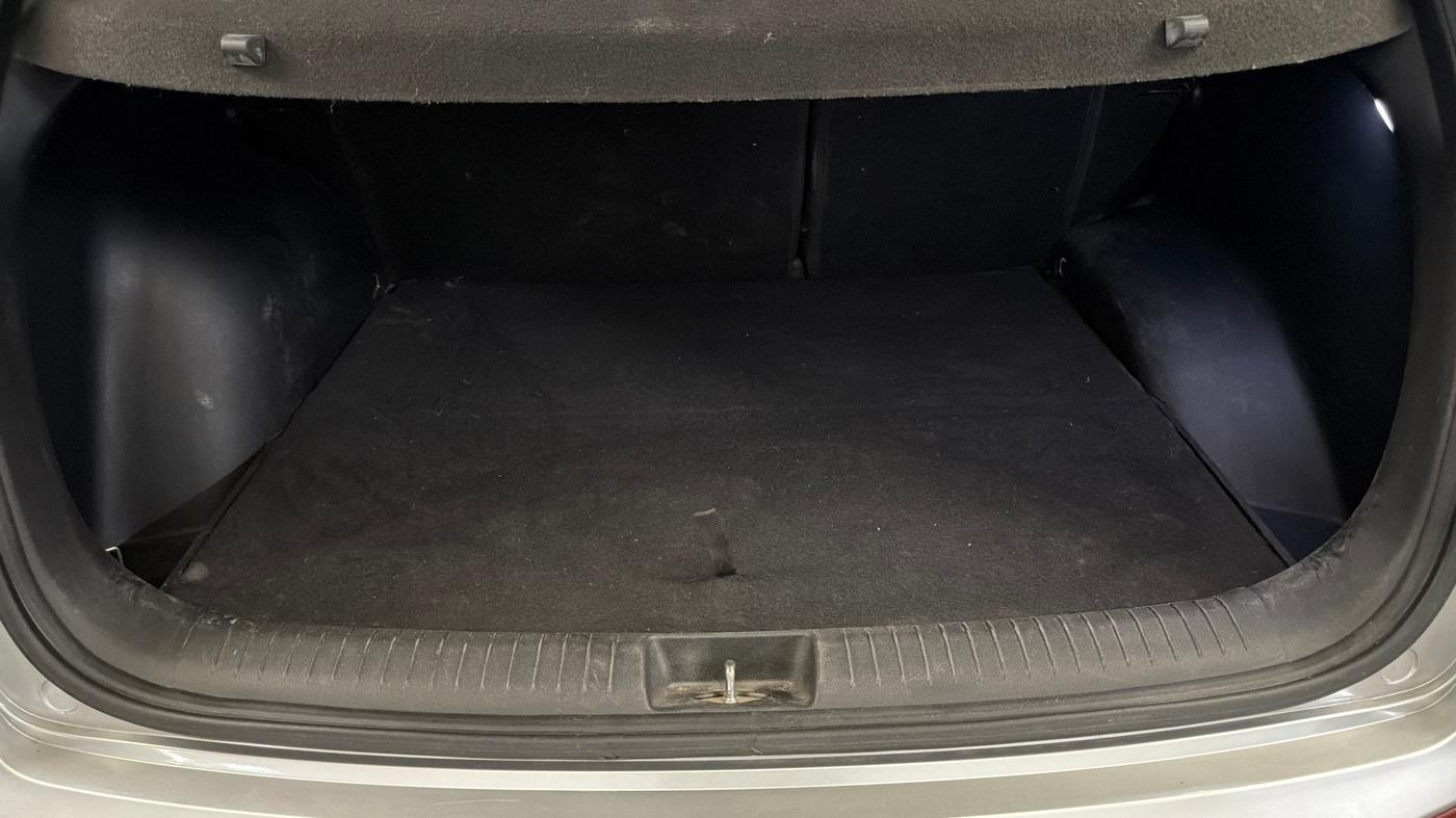 2016 Hyundai Creta S PLUS 1.6 AT DIESEL, Diesel, Automatic, 79,071 km, Boot Inside