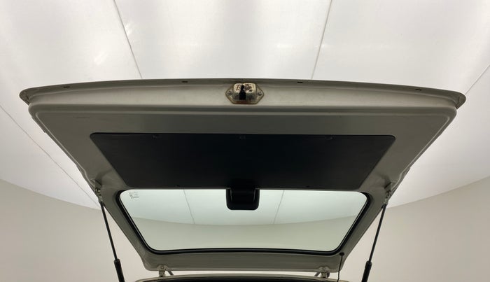 2018 Maruti Omni 5 STR, Petrol, Manual, 31,130 km, Boot Door Open