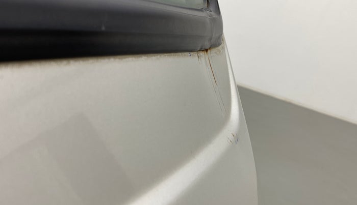 2018 Maruti Omni 5 STR, Petrol, Manual, 31,130 km, Bonnet (hood) - Slightly dented