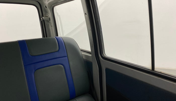 2018 Maruti Omni 5 STR, Petrol, Manual, 31,130 km, Second-row left seat - Seat Belt Missing