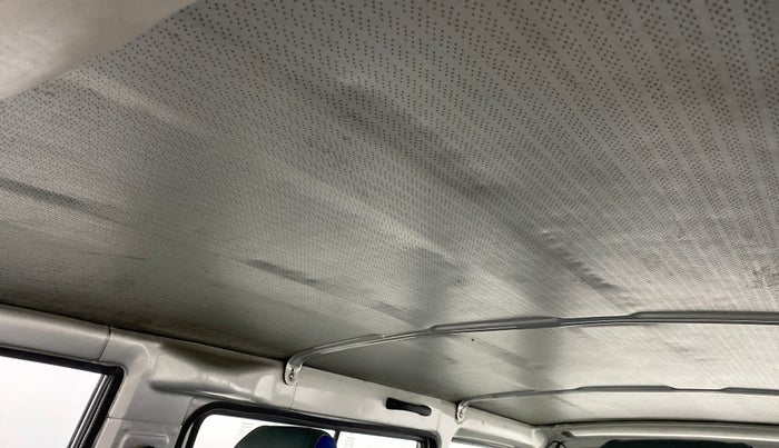 2018 Maruti Omni 5 STR, Petrol, Manual, 31,130 km, Ceiling - Roof lining is minor torn