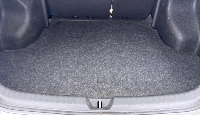 2018 Toyota YARIS G MT, Petrol, Manual, 19,915 km, Boot Inside