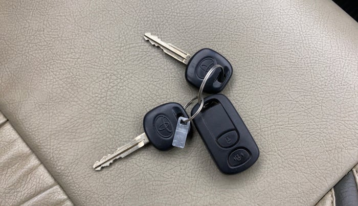 2013 Toyota Etios G, Petrol, Manual, 77,351 km, Key Close Up