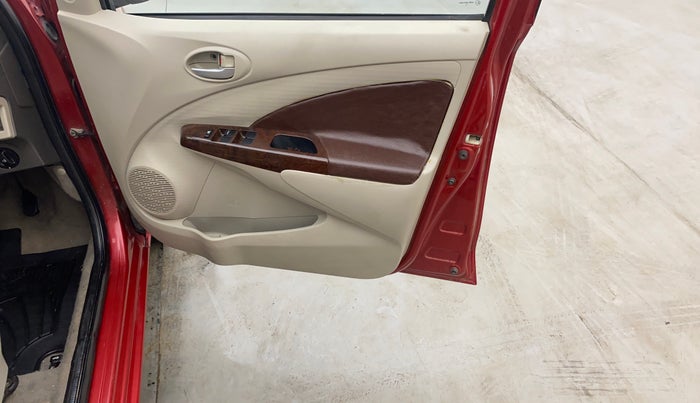 2013 Toyota Etios G, Petrol, Manual, 77,351 km, Driver Side Door Panels Control