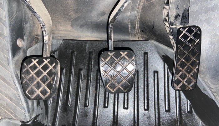 2022 Volkswagen VIRTUS HIGHLINE TSI 1.0 MT, Petrol, Manual, 59,237 km, Pedals