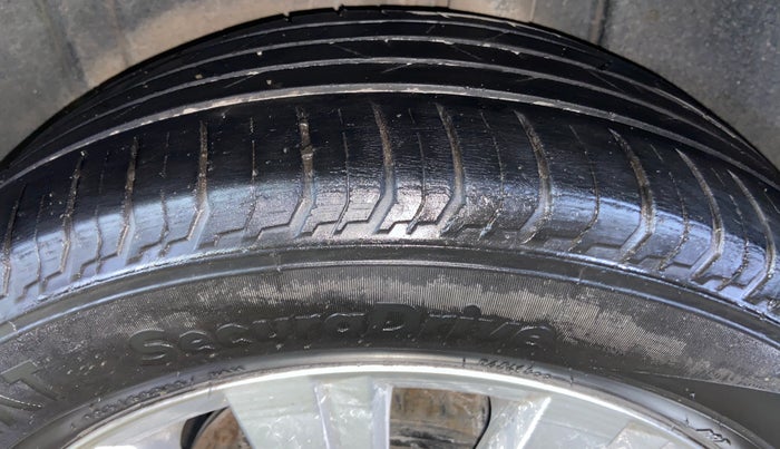 2022 Volkswagen VIRTUS HIGHLINE TSI 1.0 MT, Petrol, Manual, 59,237 km, Left Rear Tyre Tread