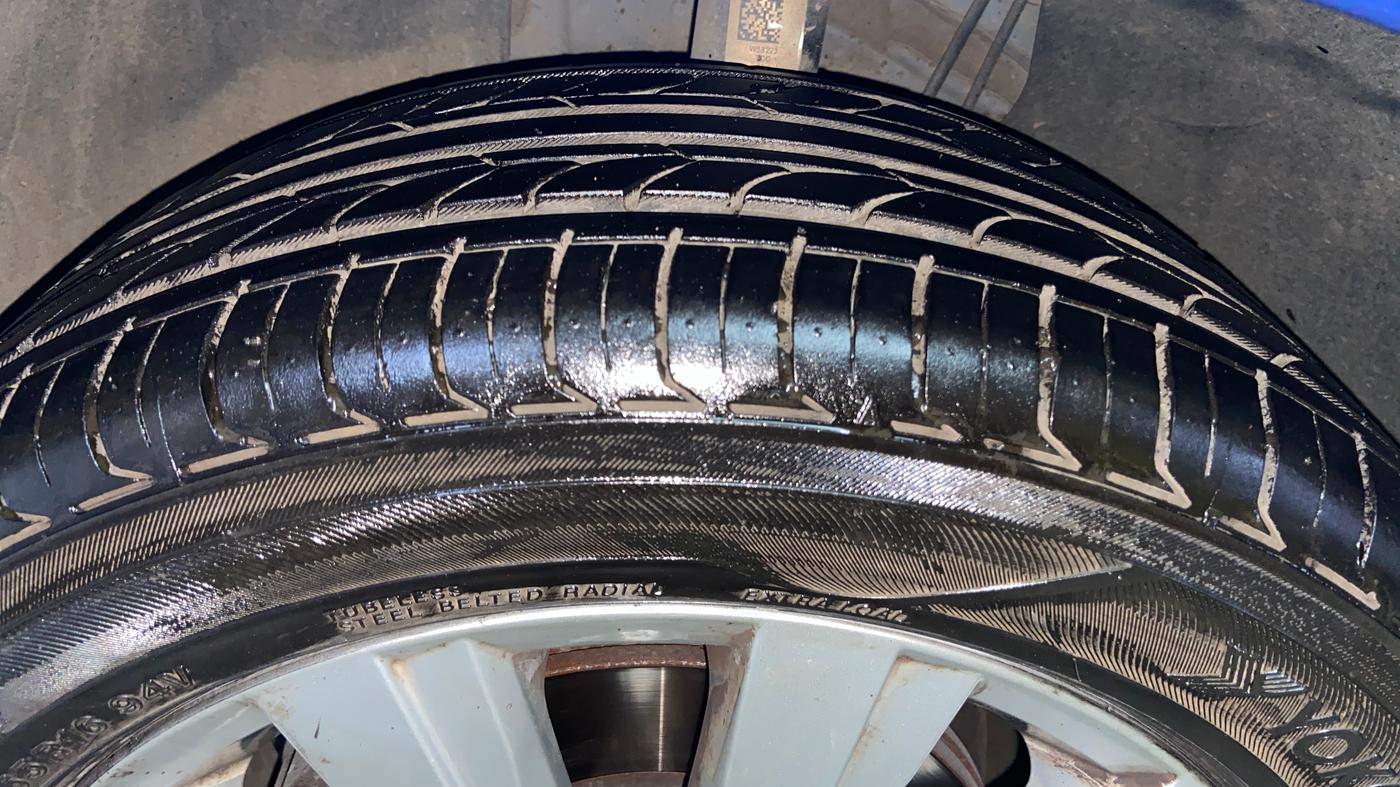 2022 Volkswagen VIRTUS HIGHLINE TSI 1.0 MT, Petrol, Manual, 59,114 km, Left Front Tyre Tread
